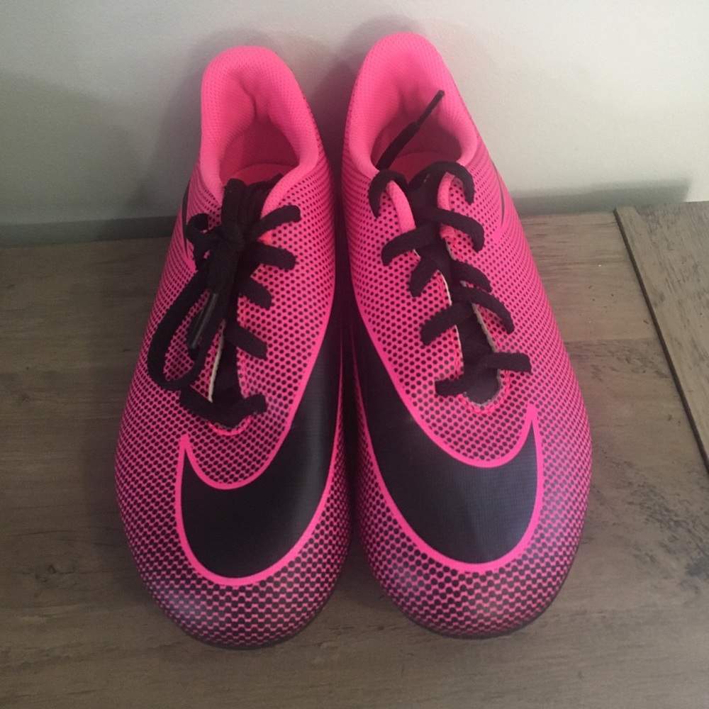 Girls soccer cleats